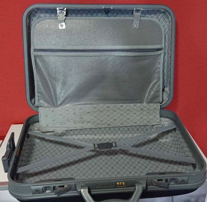 Mala de viagem (rígida) com 4 rodas (60x45x20cm)