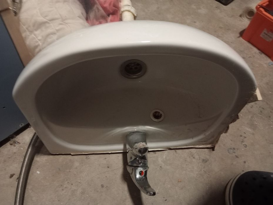 Szafka łazienkowa z umywalką 40