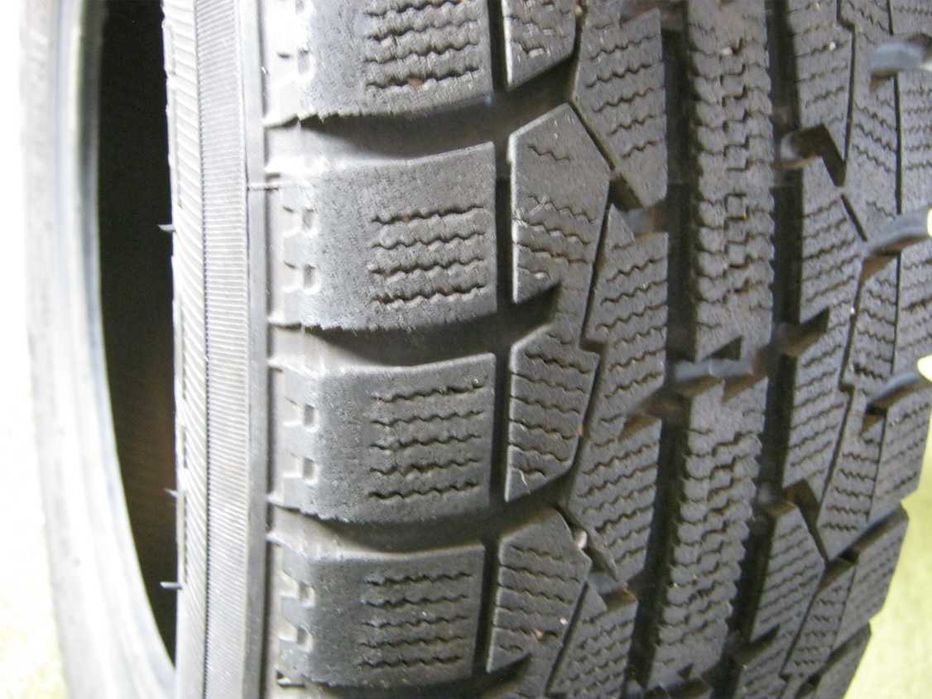 Одна зимова шина TOYO 165x65 r14 протектор 6мм.