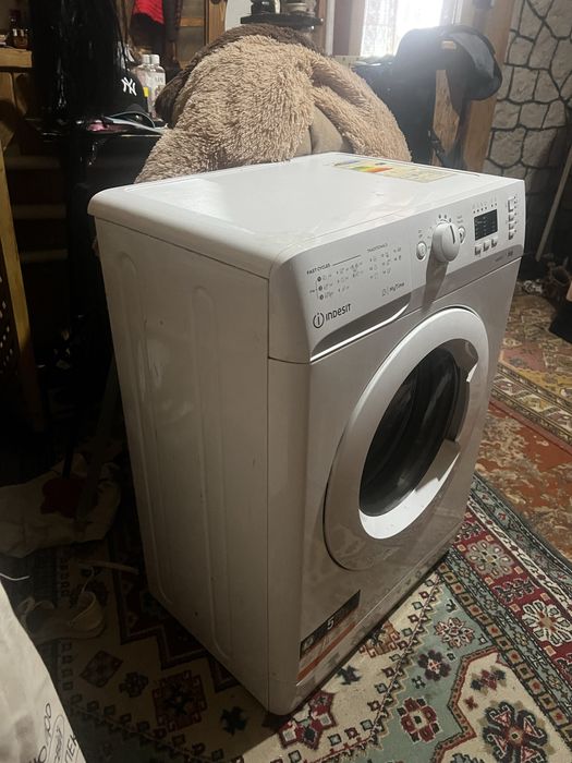 Пральна машина indesit