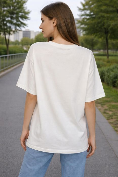 Koszulka damska oversize T-shirt biały z nadrukiem piesek Paris luźna