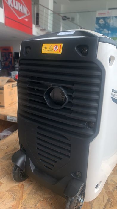 Продам генератор BlackStone B-IG 2500