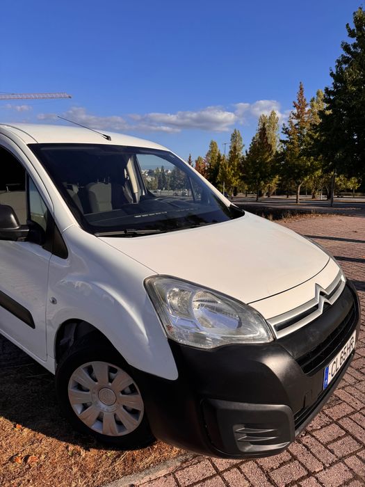 Citroen Berlingo 1.6 HDI | 75 CV | 2017 | 3 Lugares | AC | Revisão Feita