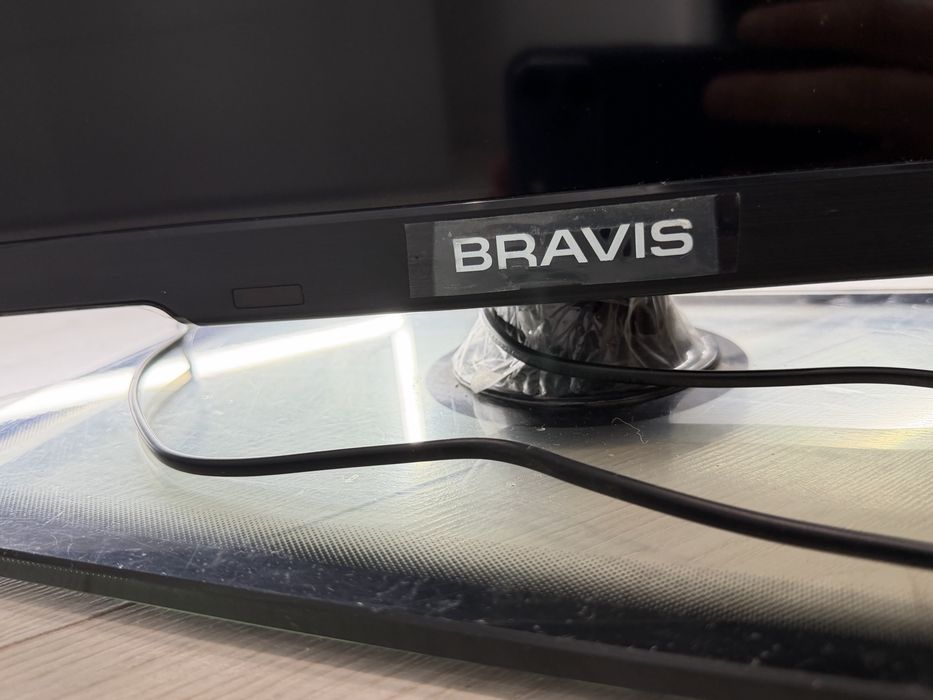 Телевізор BRAVIS 32” LED-32C2000B