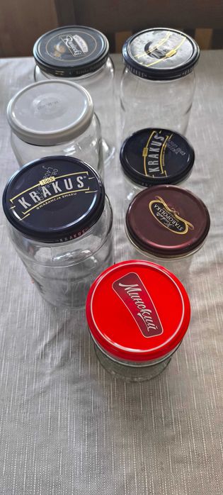 Sprzedam słoiki 0.5 i 1 litr