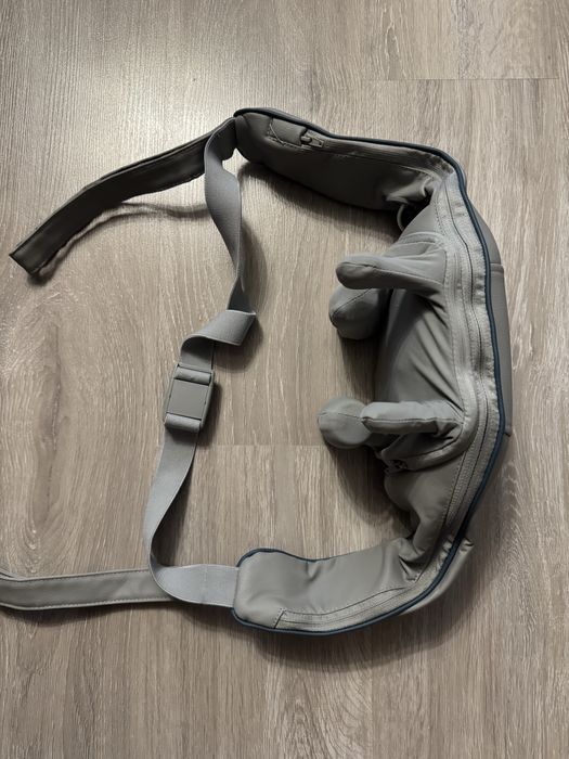 Масажер для шиї Працює массажер для шеи тела рабочий