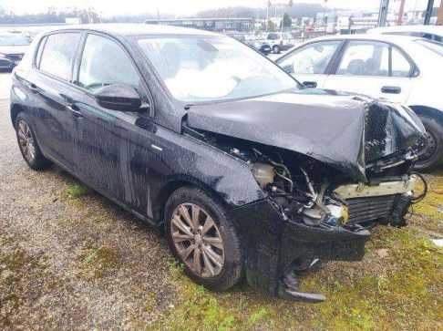 PEUGEOT 308 II 1.5 BlueHDi 130cv