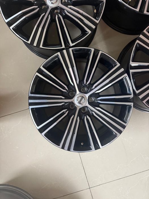 Диски оригінал Volvo V60 XC60 XC40 r18/5/108 Ford Kuga Edge Focus
