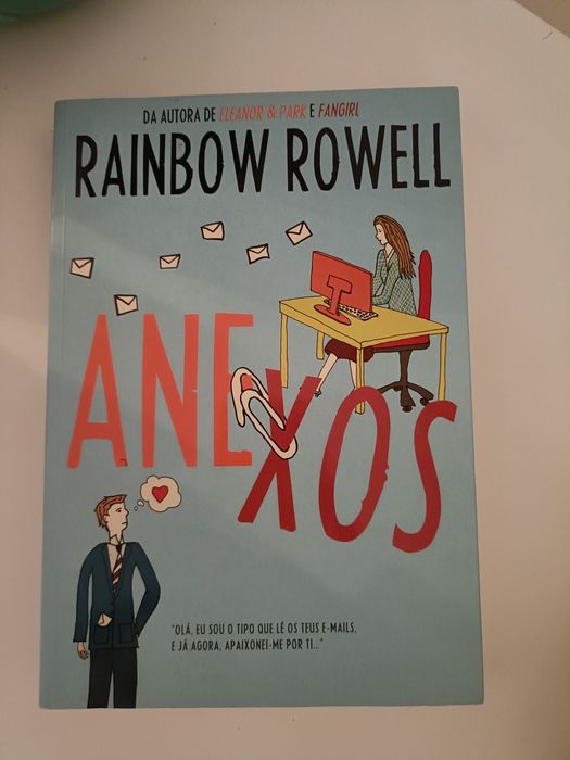 Livro "Anexos"  - Rainbow Rowell