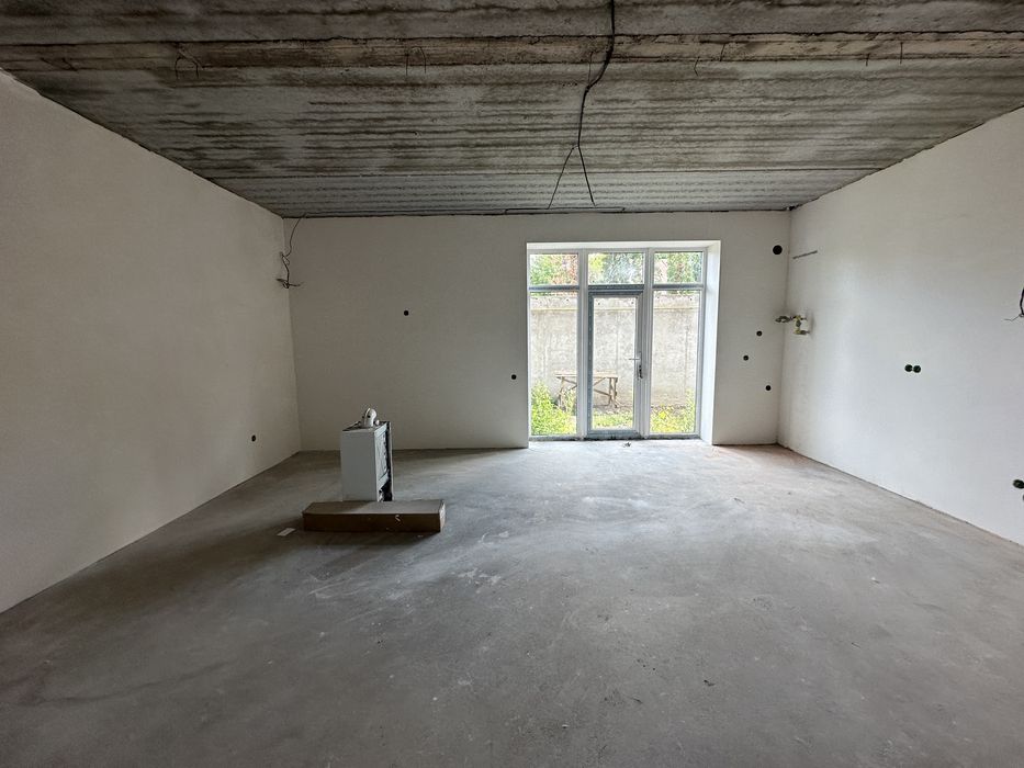 Сучасний Таунхаус в гарному районі 70м2 бруківка