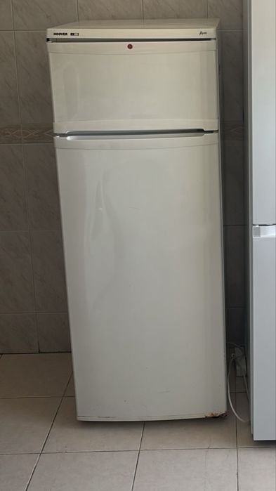 Frigorífico HOOVER, com congelador