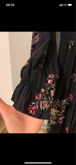 Długa sukienka Stradivarius