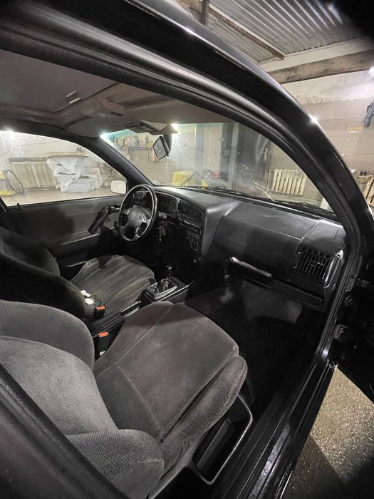 Passat b3 1993 року випуску