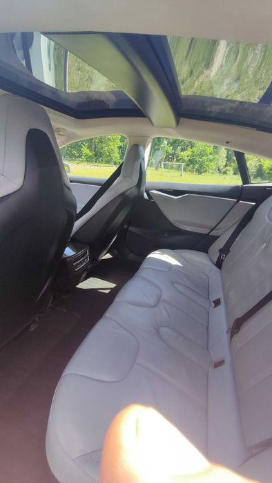 Tesla мобіл S P85 2014
