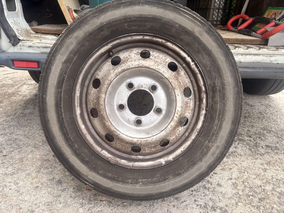 Vendo jante de ferro 16” com pneu 225/65 R16c