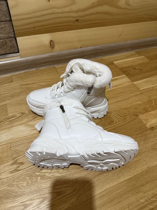 Ботінки жіночі зимові