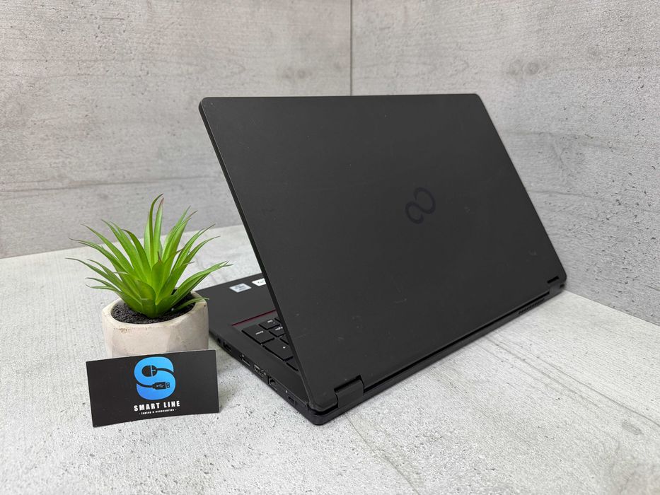 Стильний ноутбук Fujitsu U7510/i5-10310u/15.6"/256gb ssd/4G