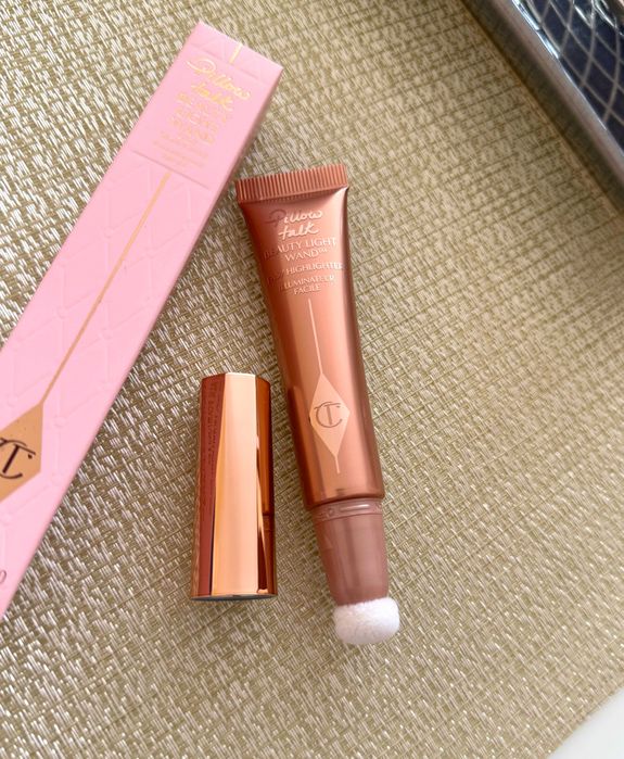 Рідкий хайлайтер Charlotte Tilbury Beauty Light Wand Highlighter