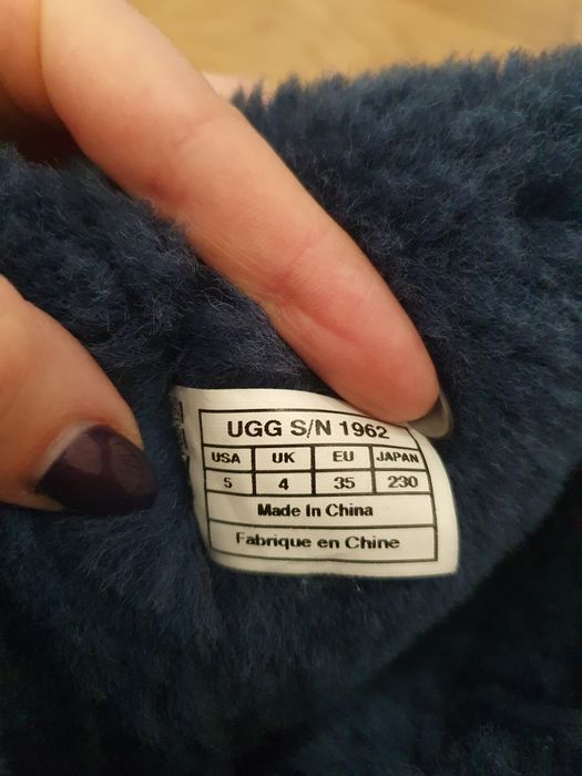 Botas UGG cano médio