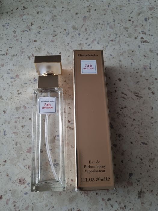 Pusty flakon po oryginalnym perfumie Elizabeth Arden 5th Avenue  30 ml