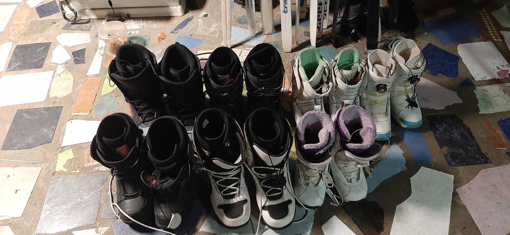 Продам сноуборди уживані недорого.