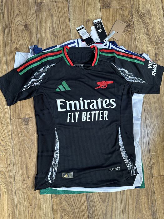 4 koszulki piłkarskie w wersjach meczowych (Saka, Son, Jesus, Leao)