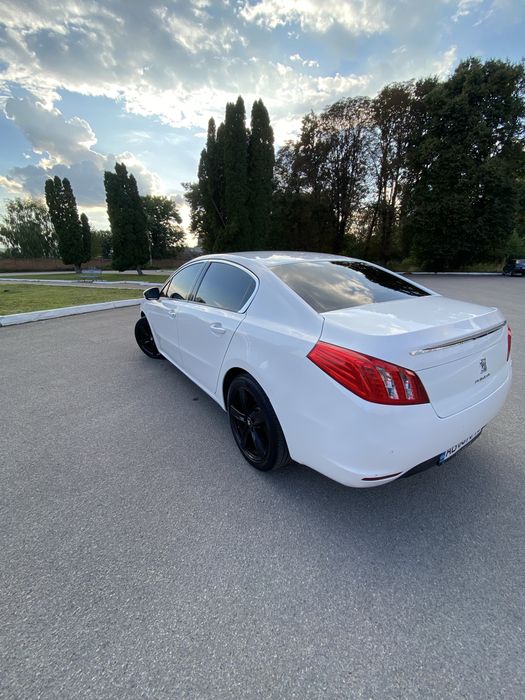 Автомобіль Peugeot 508 2011