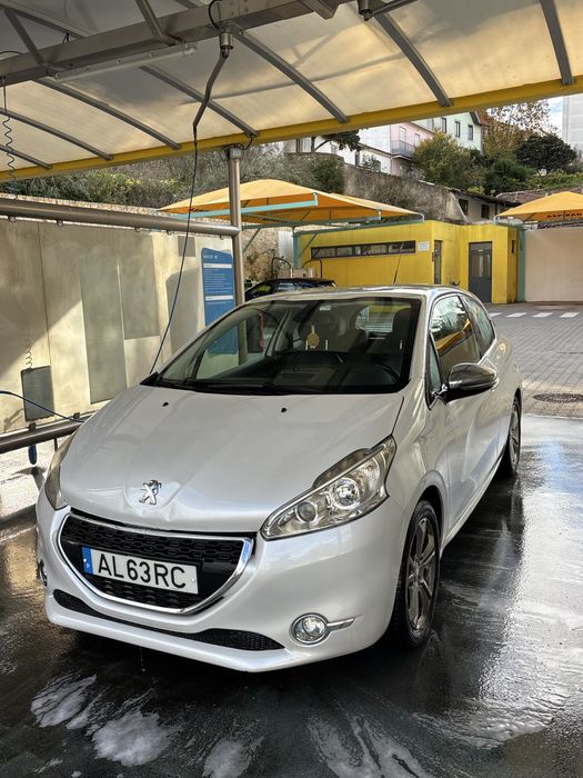 Peugeot 208 1.2 2014
