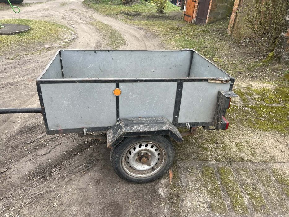 Przyczepka samochodowa