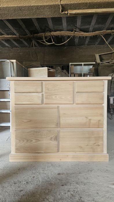 1 Cómoda c/ base do espelho e 2 mesinhas de cabeceira