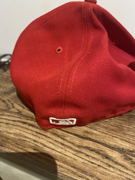 czapka z daszkiem new era