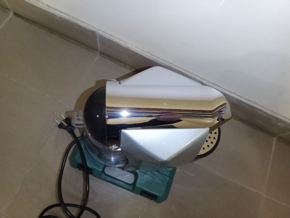 Продам кавомашину La coffina Nespresso