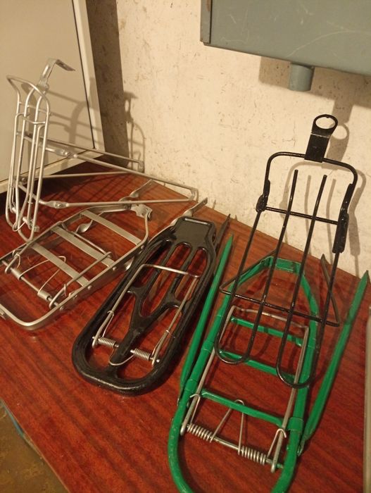 Велобагажники та інші запчастини.