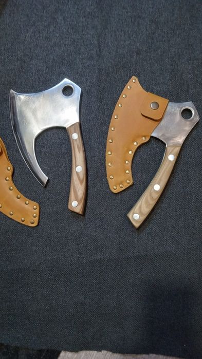 Сокира,топор для дому,сокира туристична в шкіряному чохлі.