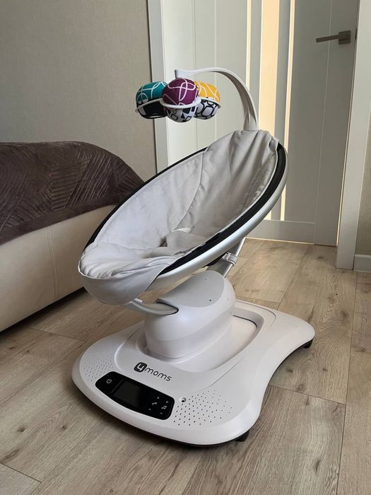 Заколисуючий центр 4moms MaMaroo