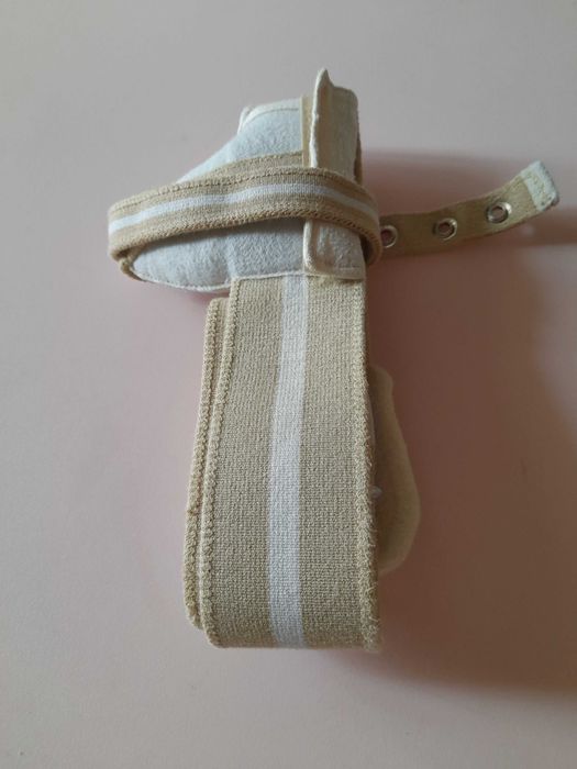 Funda elástica para hérnia inguinal direita