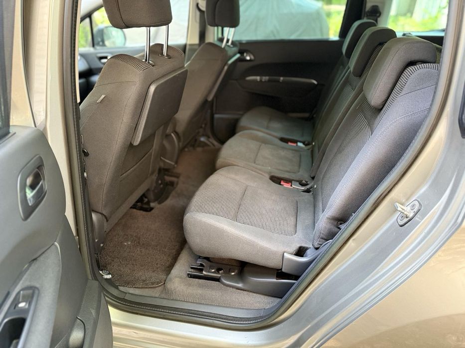 Пежо 5008 1.6 diesel в отличном состоянии