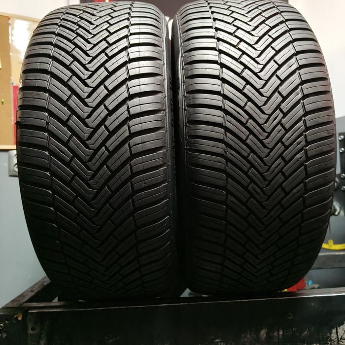 245/45/18 Sprzedam parę opon całorocznych Continental