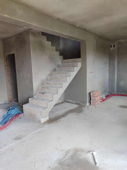 Tynki cementowo wapienne maszynowe