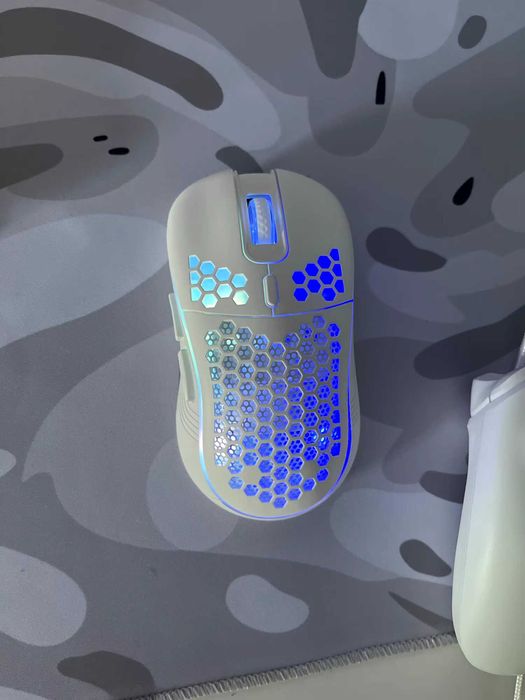 Okazja! Nowa biała myszka gamingowa RGB dla graczy!