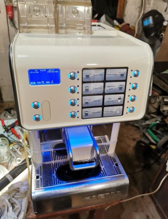 Dwa ekspresy do kawy faema barcode cimbali q10