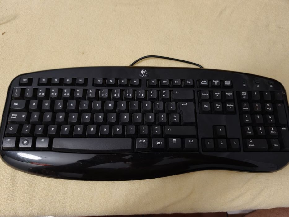Teclado c/ fios Logitech
