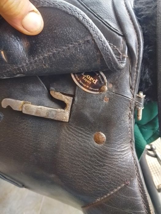 Пропонуємо універсальне сідло для коня