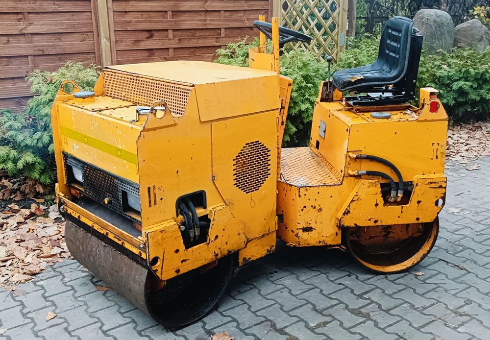 Sprytny walec drogowy WEBER LS 15-3 waga 1600 kg silnik HATZ