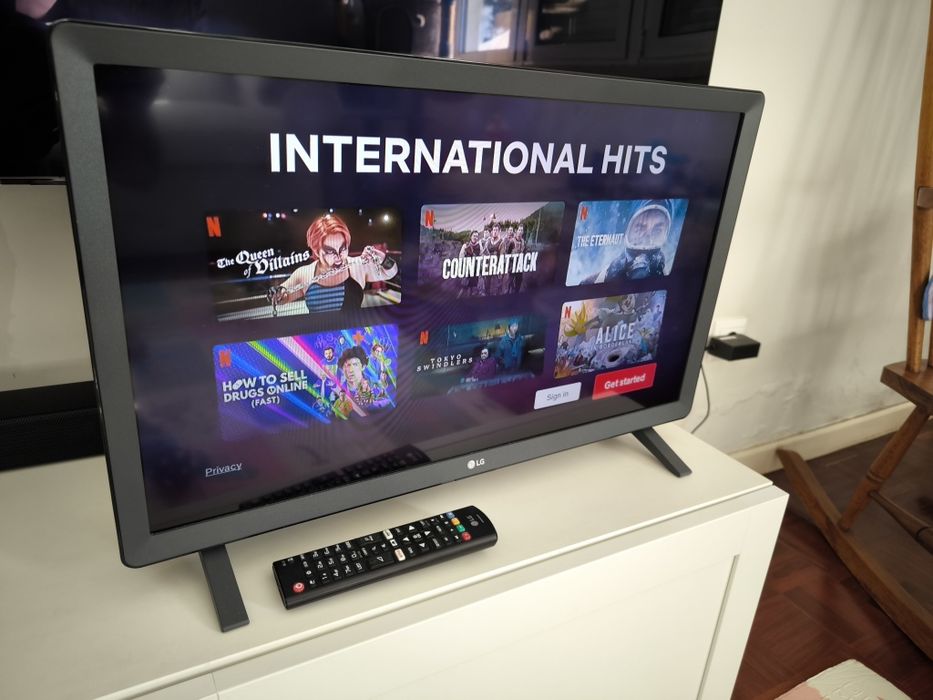 TV LG 24" com comando