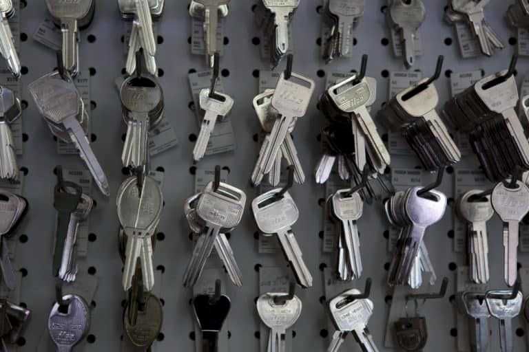 Аварійне  відкриття авто, дверей, сейфів, ремонт замків