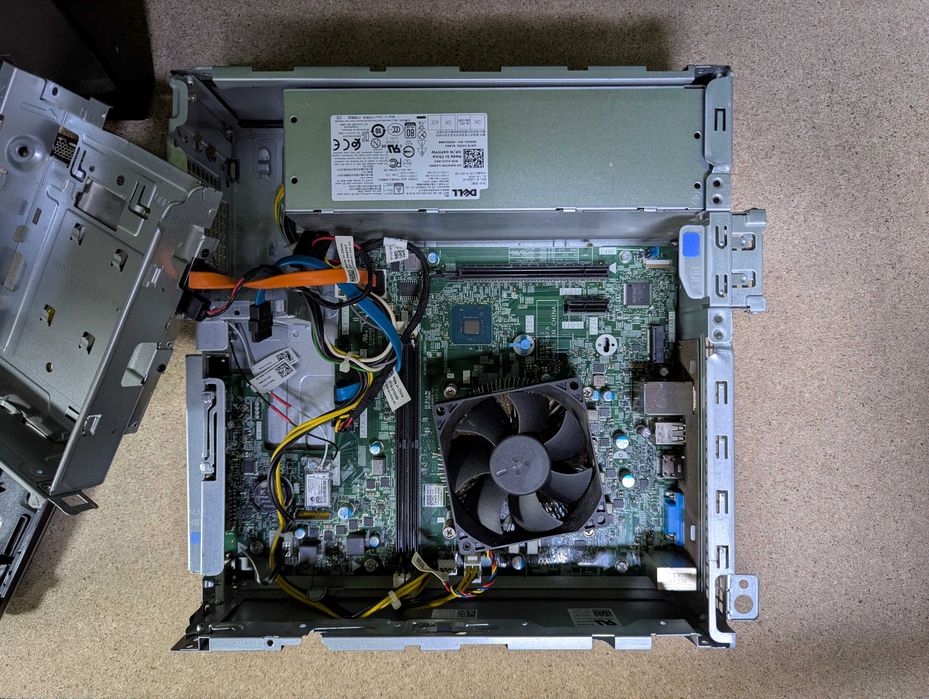 Системний блок (тушка) Dell Inspirion 3470 SFF (VGA, HDMI) (Б/в)