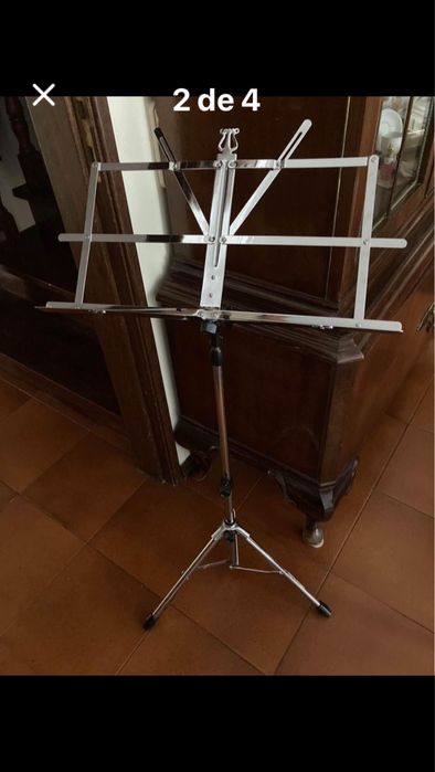 Estante para partitura, excelente estado, solida  e muito estavel64585193762049121