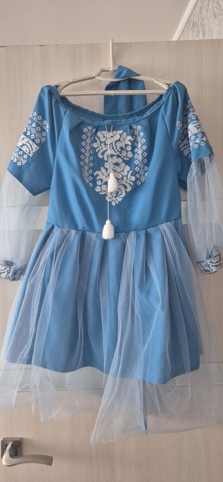 Продам сукню для дівчинки