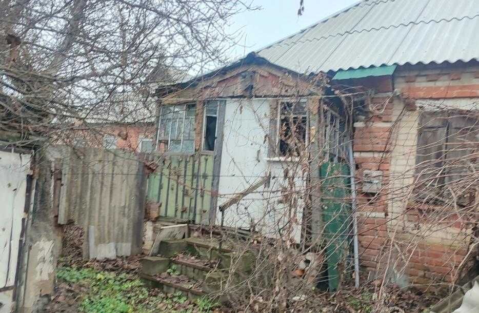 Продам будинок під реконструкцію по червоній лінії в Дергачах рн Пісок